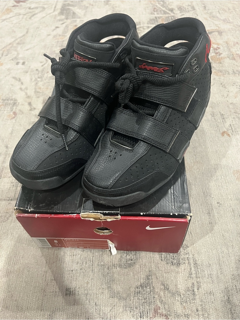 Black High-Top Nike Zoom US 8 Lebron Sneakers with Straps